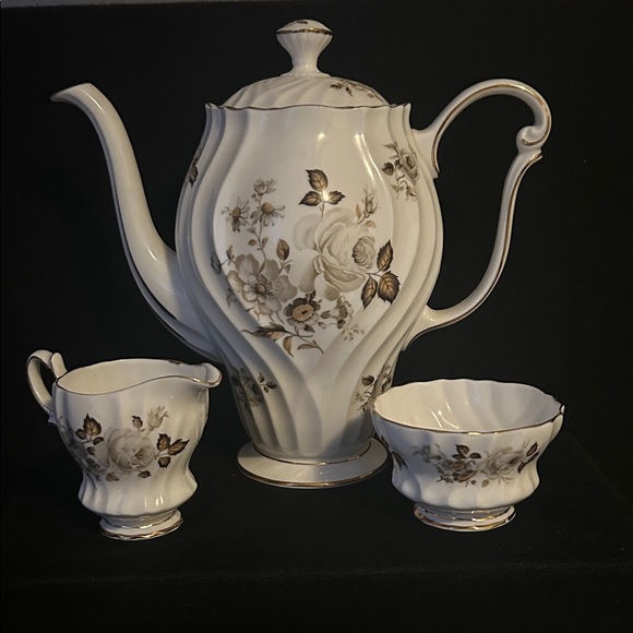 Terra Nova Made In England Other - VTG QEEN ANN DES-CONTINUE PATTER HIGHLY COLLECTIBLE PRICED JUST RIGH. Like New